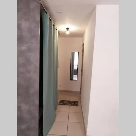 Studio Centre Ville De Hyeres Apartamento *